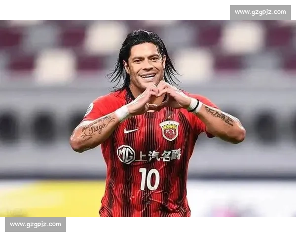 胡尔克加盟鲁能？官宣退役击碎传闻，5 年中超 4 亿薪水揭秘
